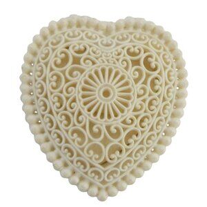 vtg filigree plastic heart ring box keepsake DENNISON USA